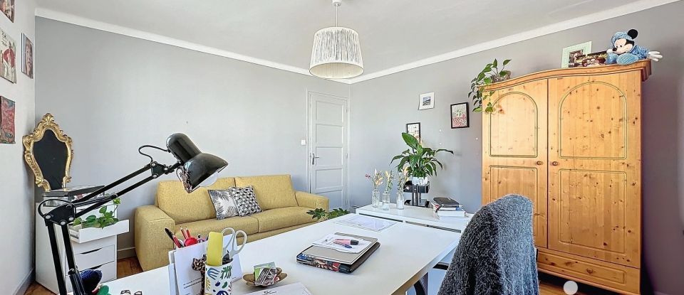 Apartment 3 rooms of 80 m² in Annecy (74000)