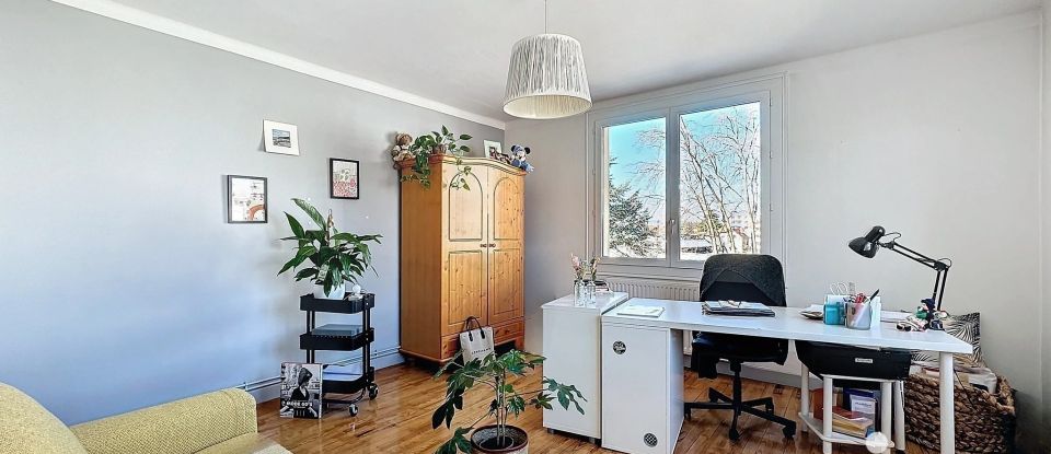 Apartment 3 rooms of 80 m² in Annecy (74000)