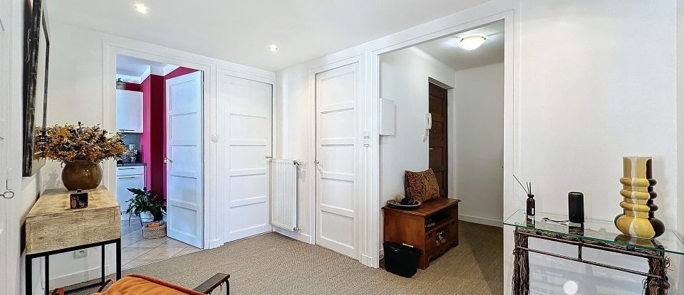 Apartment 3 rooms of 80 m² in Annecy (74000)
