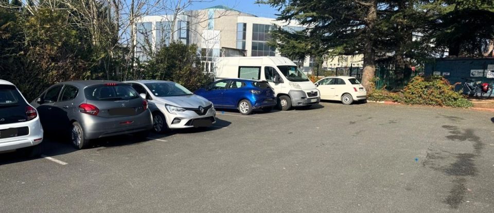 Business premises of 100 m² in Palaiseau (91120)