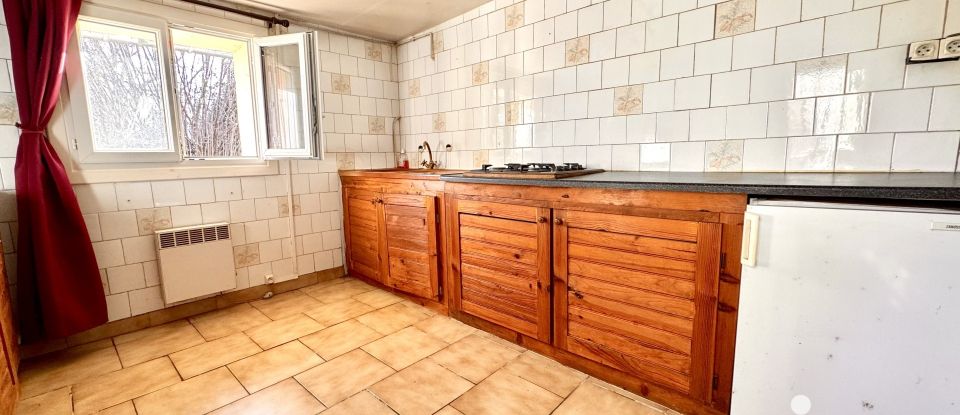 Maison rustique 3 pièces de 54 m² à Sainte-Colombe-des-Bois (58220)