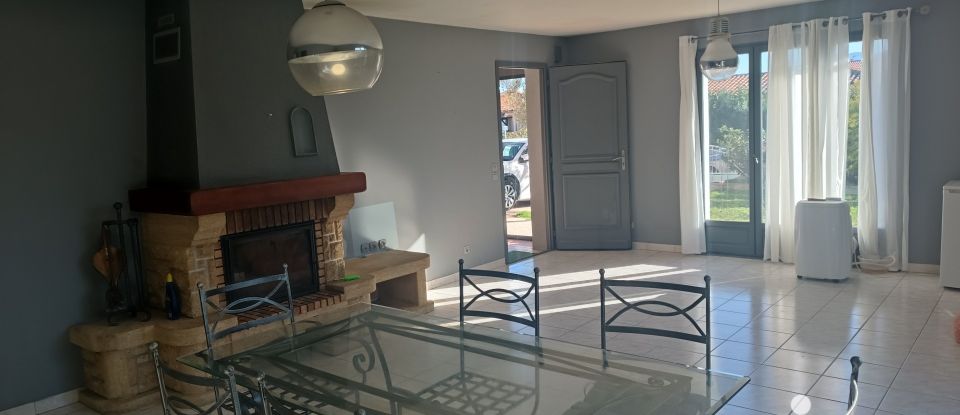 Traditional house 4 rooms of 105 m² in Latour-Bas-Elne (66200)