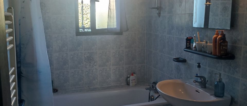 Traditional house 4 rooms of 105 m² in Latour-Bas-Elne (66200)