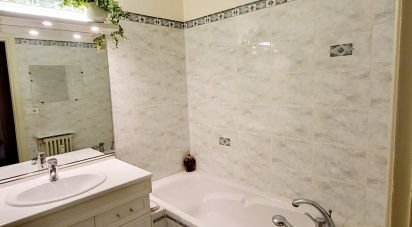 Apartment 5 rooms of 92 m² in Chambéry (73000)