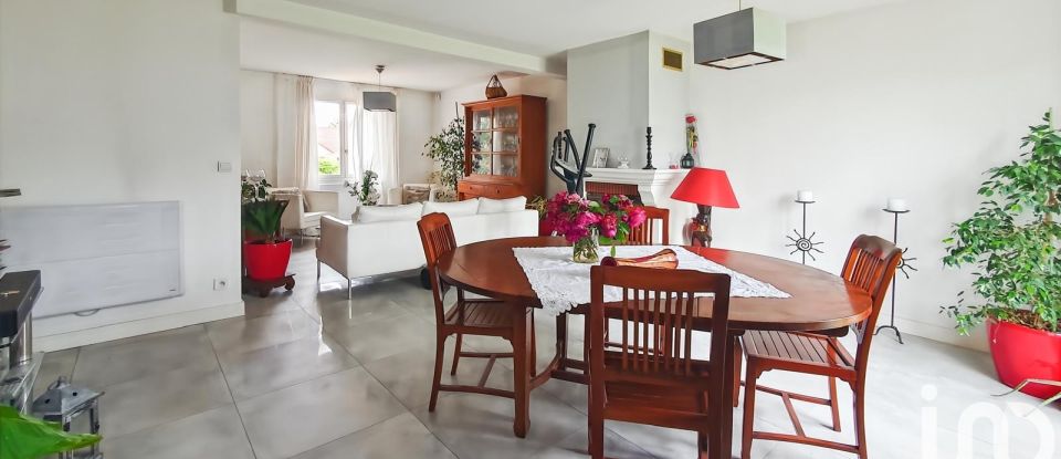 House 6 rooms of 141 m² in Saint-Germain-lès-Arpajon (91180)