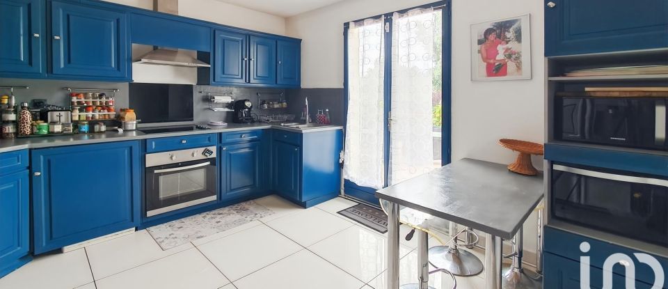 House 6 rooms of 141 m² in Saint-Germain-lès-Arpajon (91180)