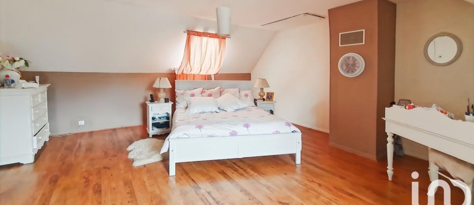 House 6 rooms of 141 m² in Saint-Germain-lès-Arpajon (91180)