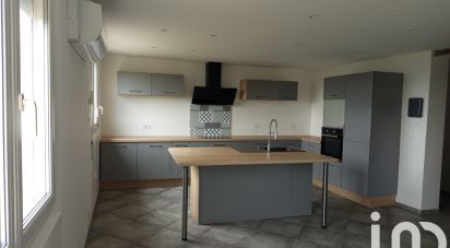 Pavillon 4 pièces de 106 m² à Sillé-le-Guillaume (72140)