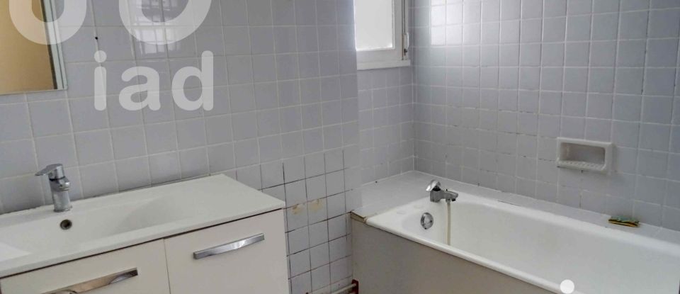 Apartment 3 rooms of 66 m² in Soyaux (16800)