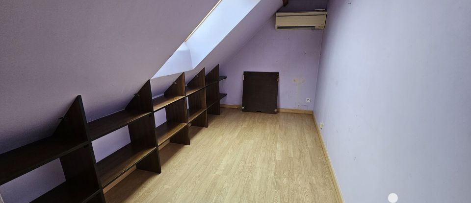 House 5 rooms of 101 m² in Balham (08190)