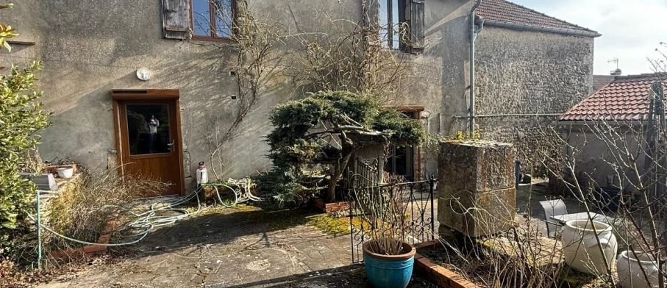 Country home 10 rooms of 417 m² in Val-de-Meuse (52140)