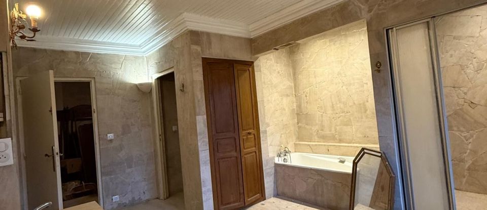 Country home 10 rooms of 417 m² in Val-de-Meuse (52140)