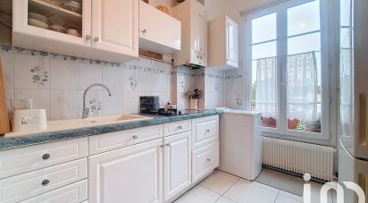 Apartment 3 rooms of 56 m² in Les Pavillons-sous-Bois (93320)