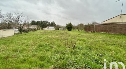 Land of 1,484 m² in Marsais-Sainte-Radégonde (85570)