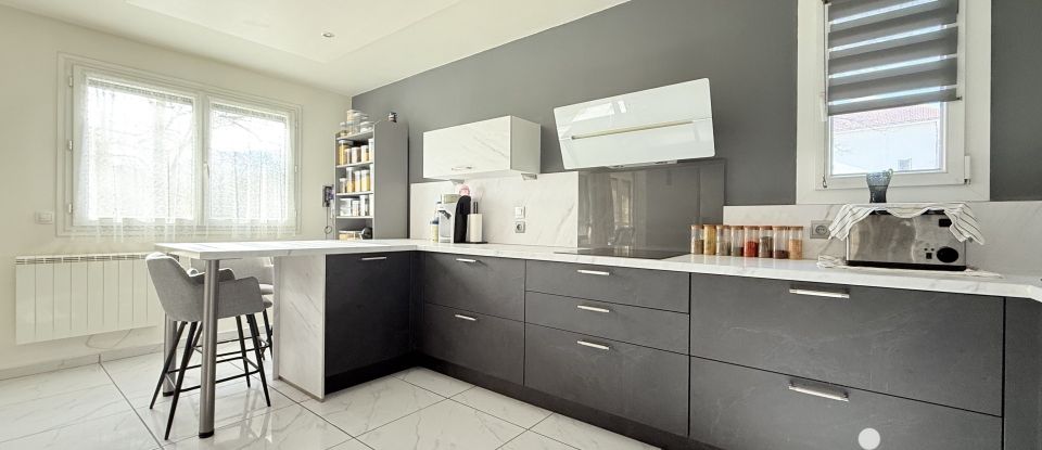Appartement 4 pièces de 83 m² à Échirolles (38130)