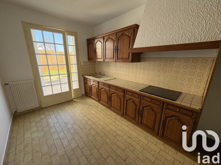 Townhouse 4 rooms of 90 m² in Talmont-Saint-Hilaire (85440)