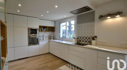 Traditional house 7 rooms of 150 m² in Verneuil-sur-Seine (78480)