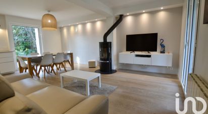 Traditional house 7 rooms of 150 m² in Verneuil-sur-Seine (78480)