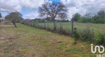 Land of 1,634 m² in Loudun (86200)