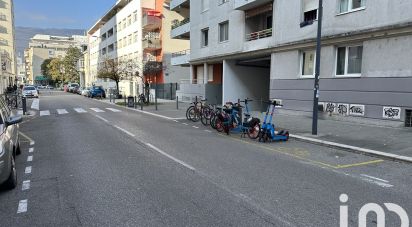 Parking of 41 m² in Grenoble (38000)