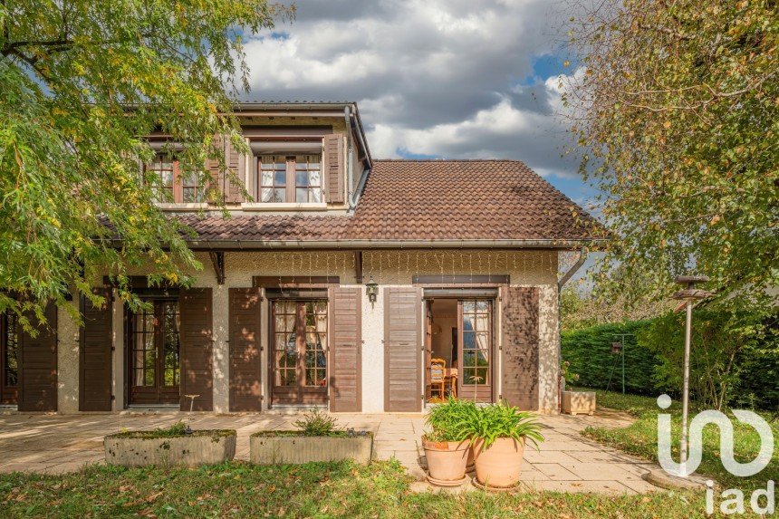 House 7 rooms of 169 m² in Claix (38640)