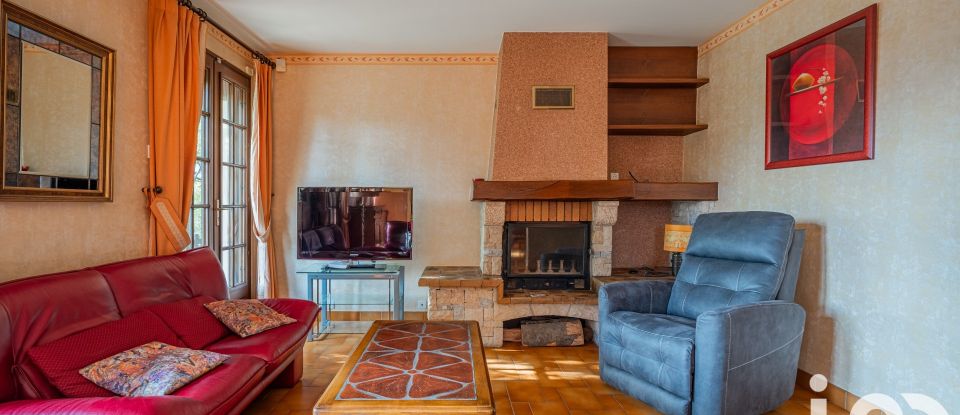 House 7 rooms of 169 m² in Claix (38640)
