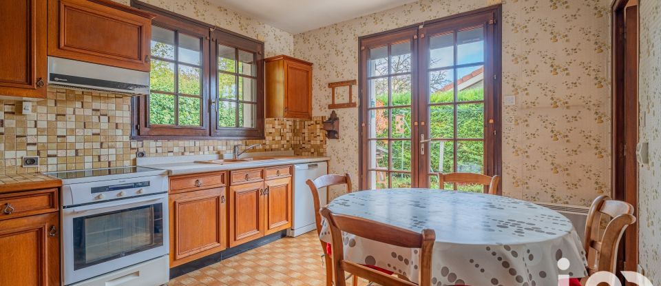 House 7 rooms of 169 m² in Claix (38640)
