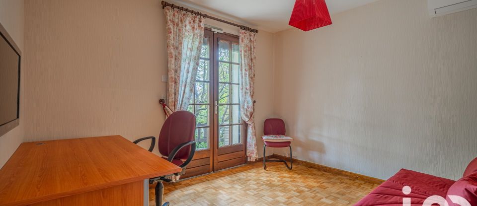 House 7 rooms of 169 m² in Claix (38640)