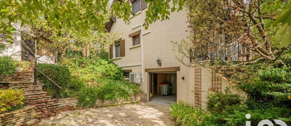 House 7 rooms of 169 m² in Claix (38640)