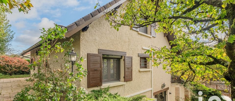 House 7 rooms of 169 m² in Claix (38640)