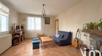 House 5 rooms of 94 m² in Fontenay-le-Comte (85200)