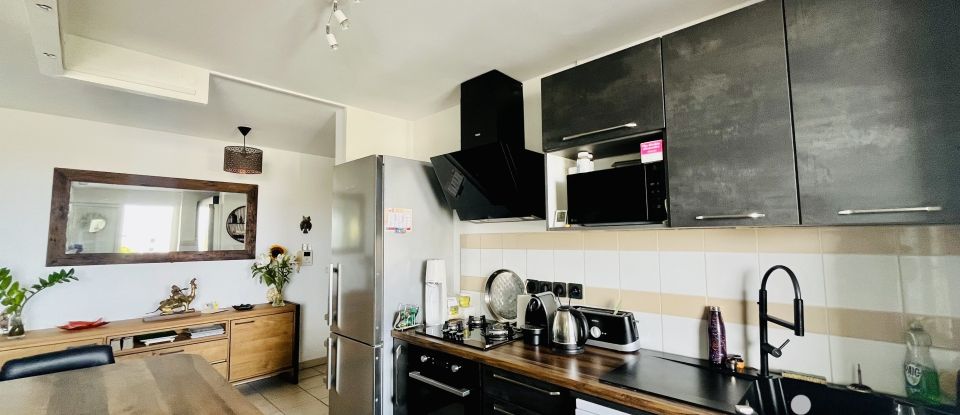 Apartment 3 rooms of 64 m² in Saint-Denis (97490)