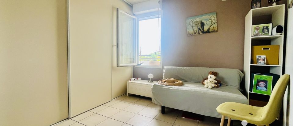 Apartment 3 rooms of 64 m² in Saint-Denis (97490)