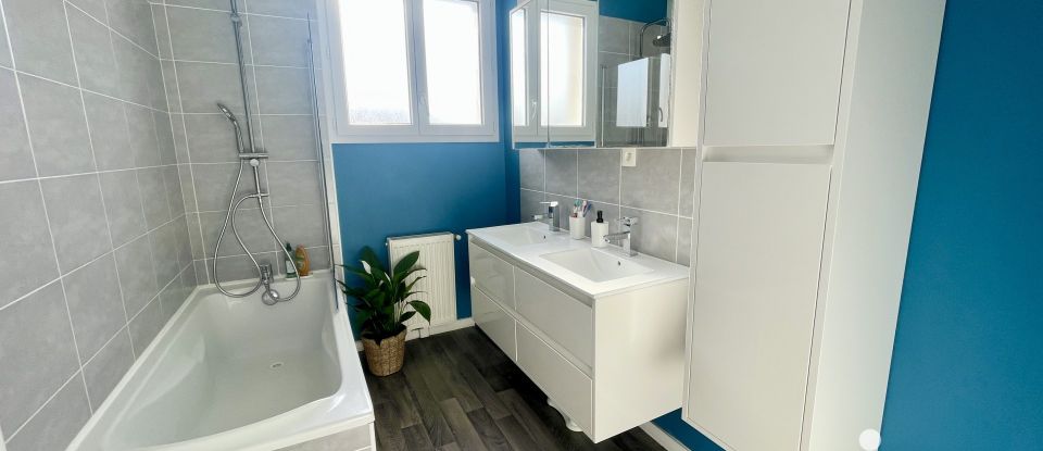 House 4 rooms of 80 m² in Saint-Étienne-de-Montluc (44360)