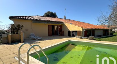 Pavilion 6 rooms of 130 m² in Fontenay-le-Comte (85200)