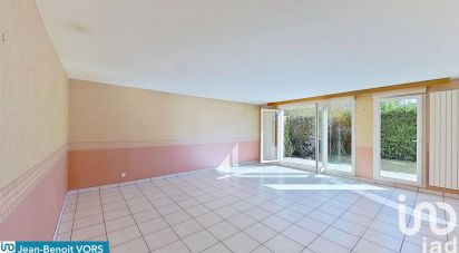 Apartment 3 rooms of 82 m² in Morangis (91420)