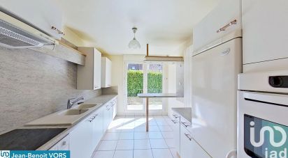 Apartment 3 rooms of 82 m² in Morangis (91420)
