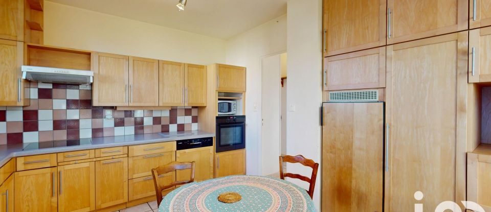 Architectural house 8 rooms of 188 m² in Clermont-Ferrand (63100)