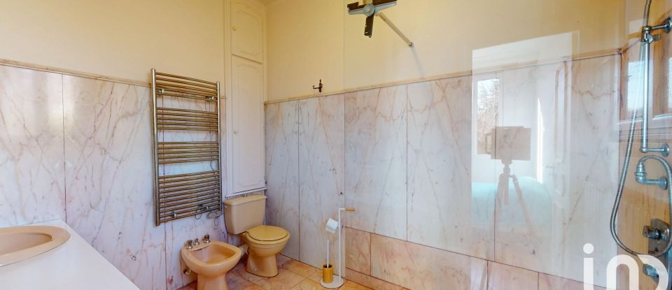 Architectural house 8 rooms of 188 m² in Clermont-Ferrand (63100)