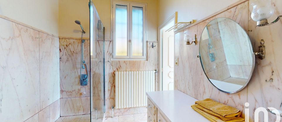 Architectural house 8 rooms of 188 m² in Clermont-Ferrand (63100)