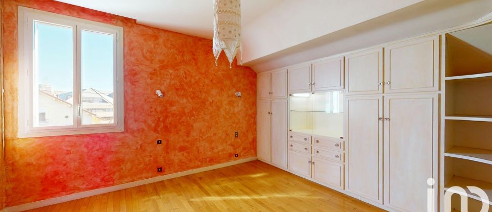 Architectural house 8 rooms of 188 m² in Clermont-Ferrand (63100)