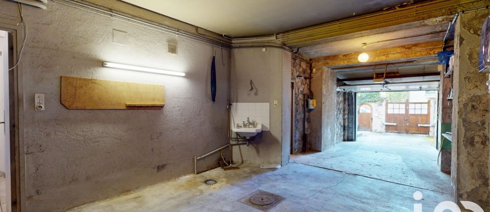 Architectural house 8 rooms of 188 m² in Clermont-Ferrand (63100)