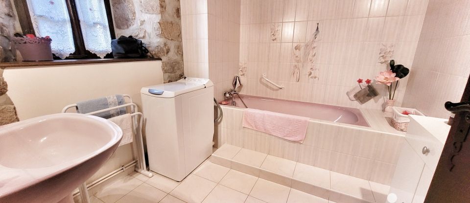 Maison de village 4 pièces de 90 m² à Dornas (07160)