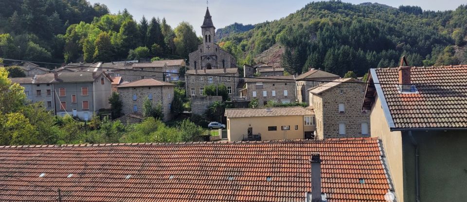 Maison de village 4 pièces de 90 m² à Dornas (07160)