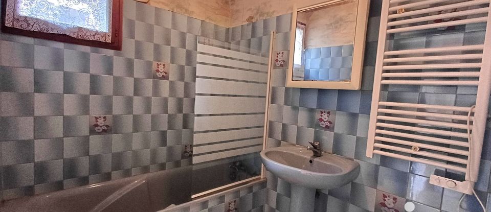 Maison 3 pièces de 57 m² à Pont-de-Labeaume (07380)