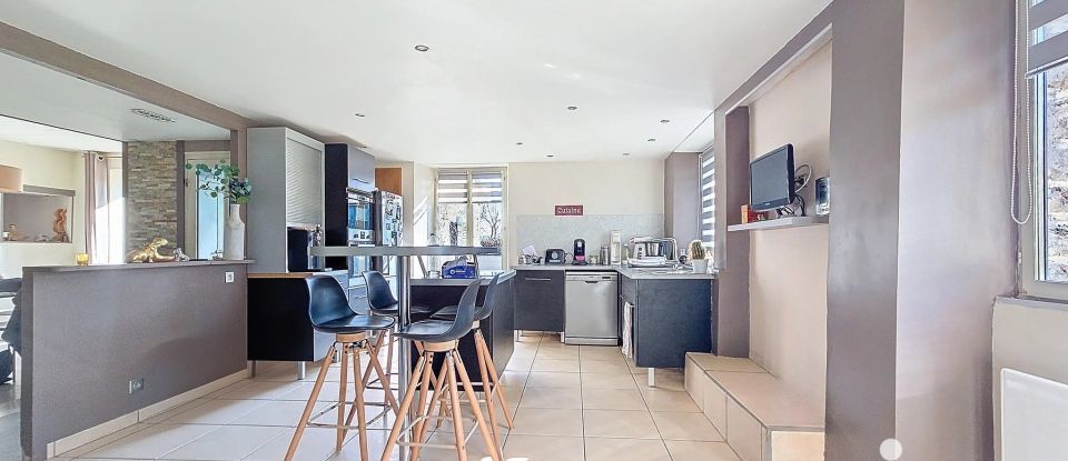 Longere 6 rooms of 215 m² in Val-d'Izé (35450)