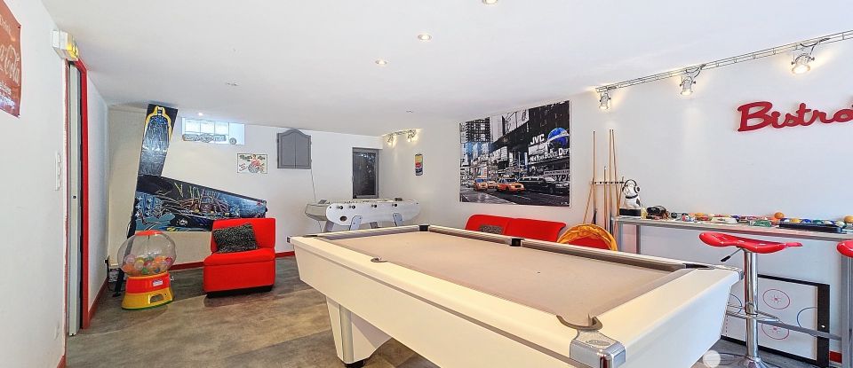 Longere 6 rooms of 215 m² in Val-d'Izé (35450)