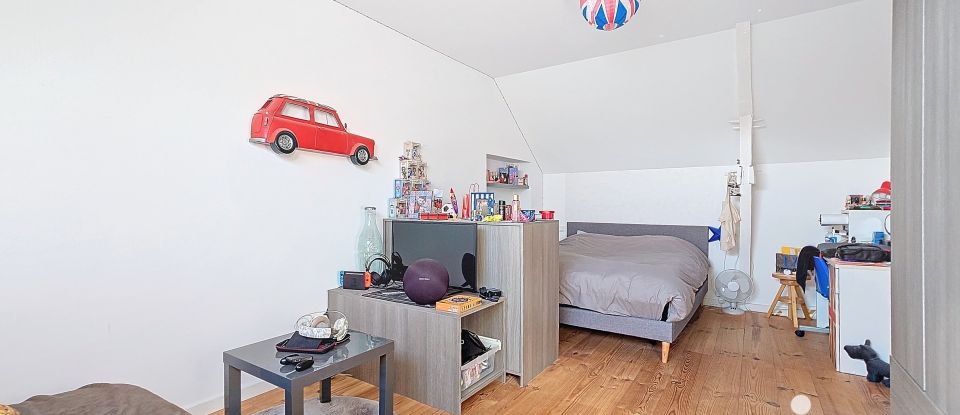 Longere 6 rooms of 215 m² in Val-d'Izé (35450)