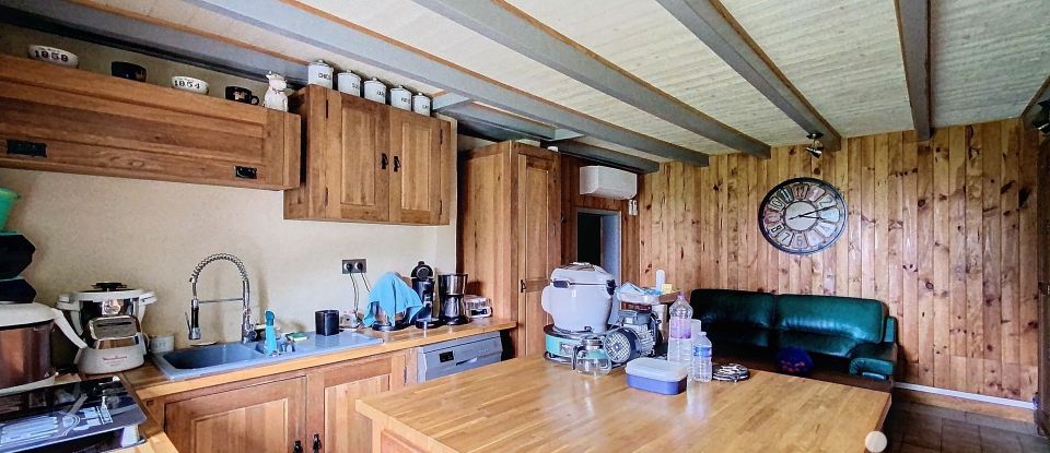 Longere 6 rooms of 154 m² in La Motte (22600)