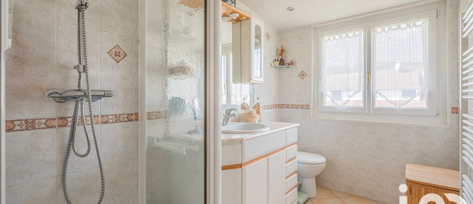 House 4 rooms of 81 m² in Sassenage (38360)